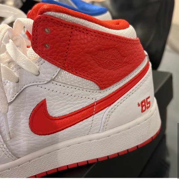 SOLD  Nike Air Jordan 1 Mid SE (GS) 85 SOLD - Picture 10 of 10